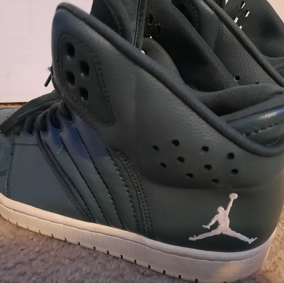 NIKE AIR JORDAN:1 Flight 4 Basketball Shoes - Picture 2 of 8
